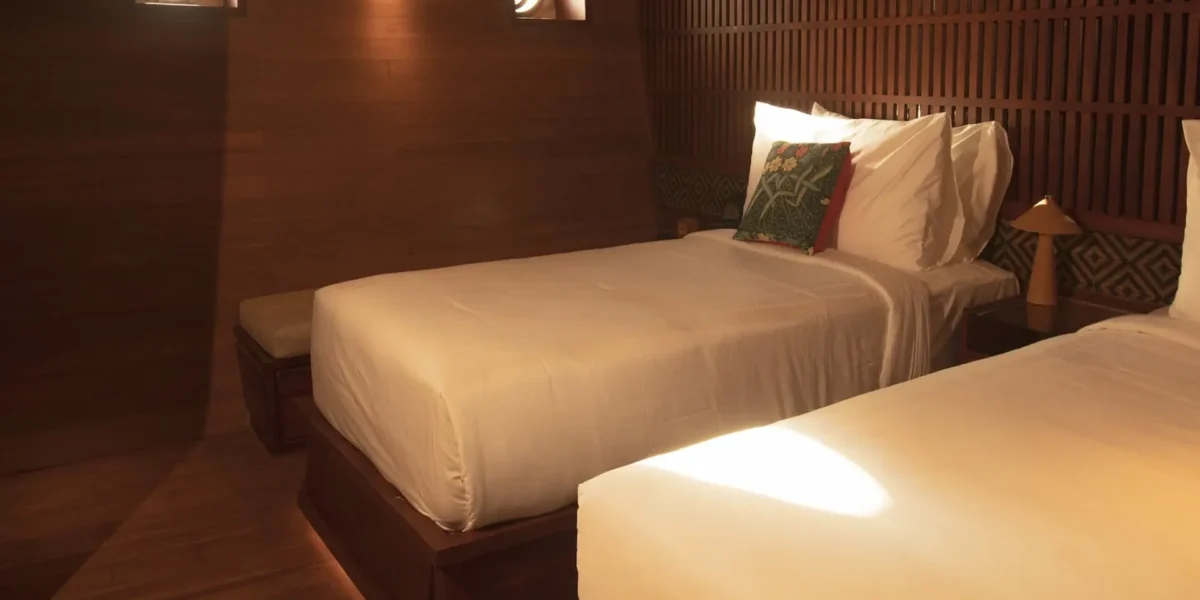 Deluxe Twin/Double Cabin - Image 1